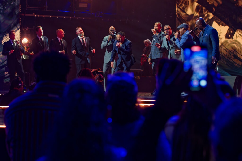 The GMA Dove Awards were held last night and Take 6, both alone and in song with Ernie Haas & Signature Sound brought the house down!